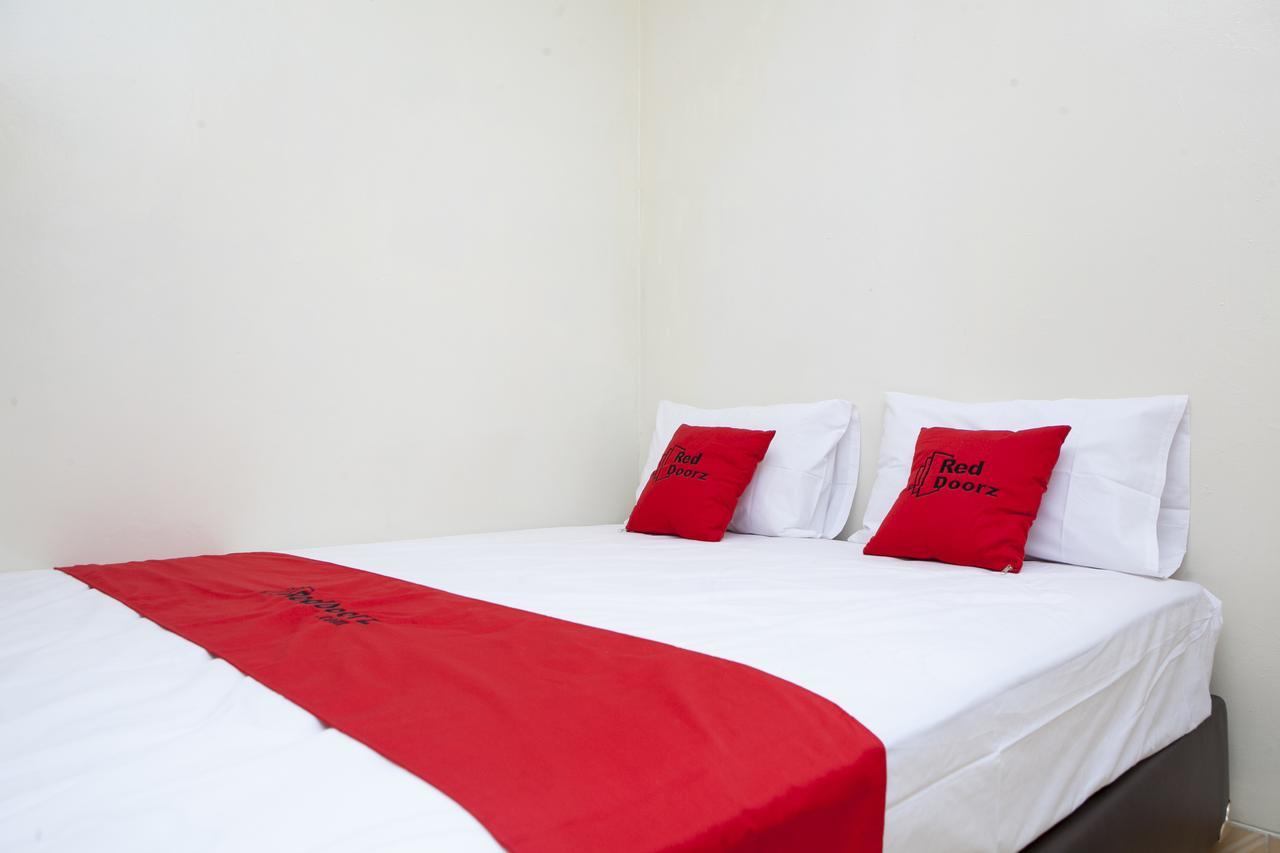 Wisma tamu Reddoorz Near Maranatha 2*