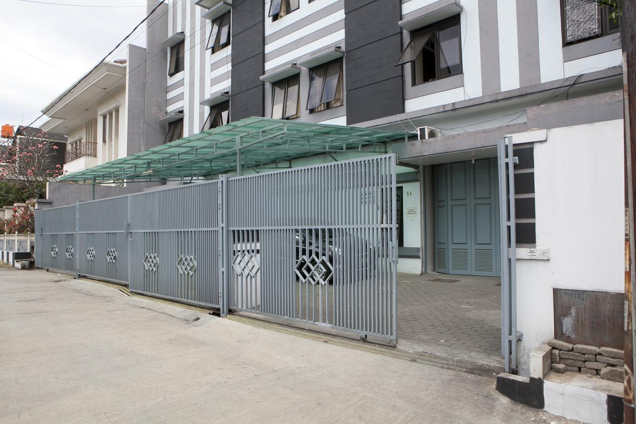 Wisma tamu Reddoorz Near Maranatha