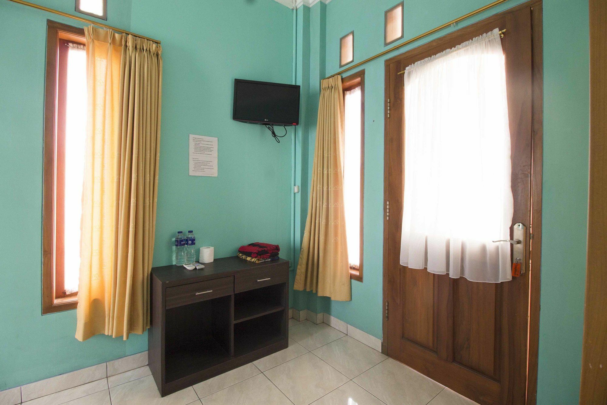 Wisma tamu Reddoorz Near Maranatha Bandung